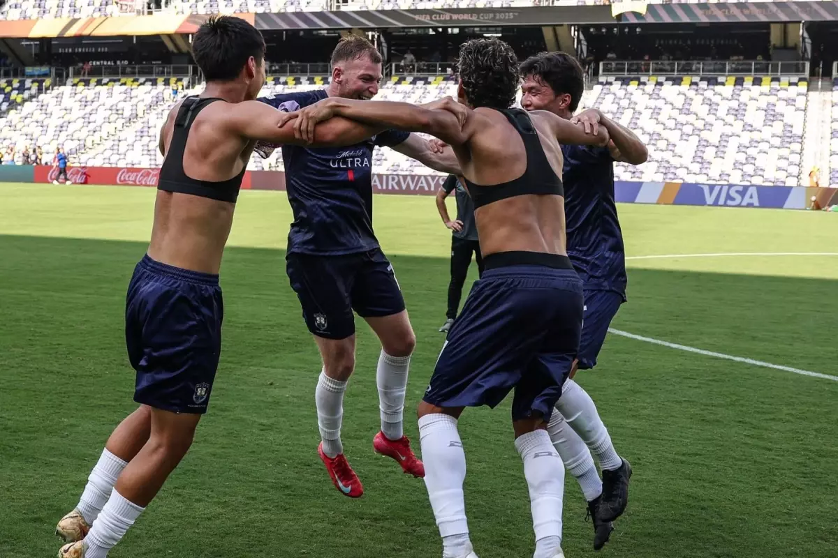 Auckland City'den Dikkat Çeken Açıklama: Futbolcuların Çoğu Kasap, Emlakçı ya da Bakkal Auckland City'den Dikkat Çeken Açıklama: Futbolcuların Çoğu Kasap, Emlakçı ya da Bakkal