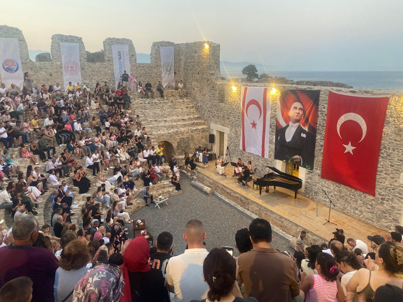 2 Bin Yıllık Odeon’da Piyano Tınıları Yankılandı 2 Bin Yıllık Odeon’da Piyano Tınıları Yankılandı