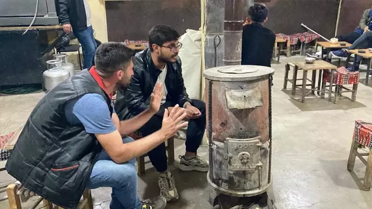 Bingöl’de Temmuzda Kış Geri Geldi: Sıcaklık 15 Dereceye Düştü, Sobalar Yakıldı Bingöl’de Temmuzda Kış Geri Geldi: Sıcaklık 15 Dereceye Düştü, Sobalar Yakıldı