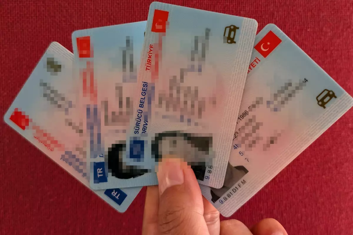 Eski Tip Ehliyetlerin Yenilenme Süreci ve Ücretleri Eski Tip Ehliyetlerin Yenilenme Süreci ve Ücretleri