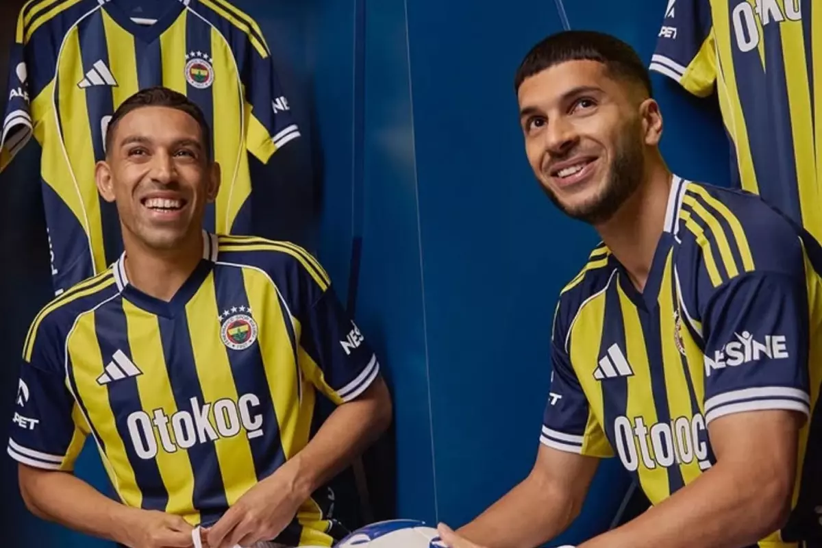 Fenerbahçe Yeni Sezon Formasını Tanıttı: Efsaneler Tanıtım Filminde Buluştu