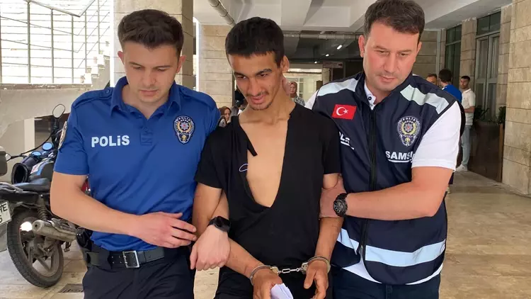 ‘Bir Balık Tutamadın’ Diyerek Saldırdı, Denize Attı! ‘Bir Balık Tutamadın’ Diyerek Saldırdı, Denize Attı!