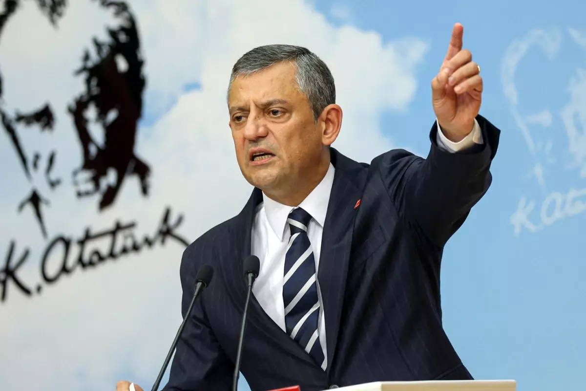 Belediye Başkanlarının Gözaltına Alınmasına Özgür Özel'den Sert Tepki Belediye Başkanlarının Gözaltına Alınmasına Özgür Özel'den Sert Tepki