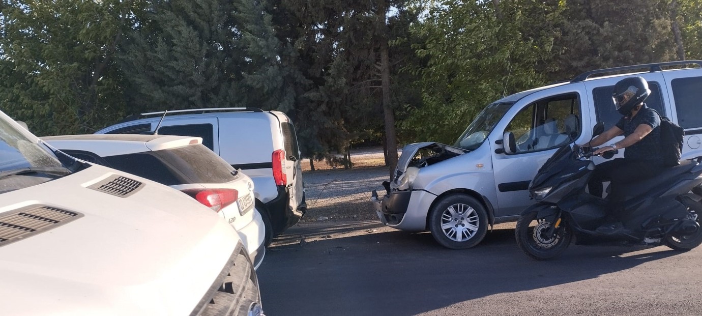 Adıyaman’da Zincirleme Trafik Kazası: 1 Kişi Yaralandı Adıyaman’da Zincirleme Trafik Kazası: 1 Kişi Yaralandı