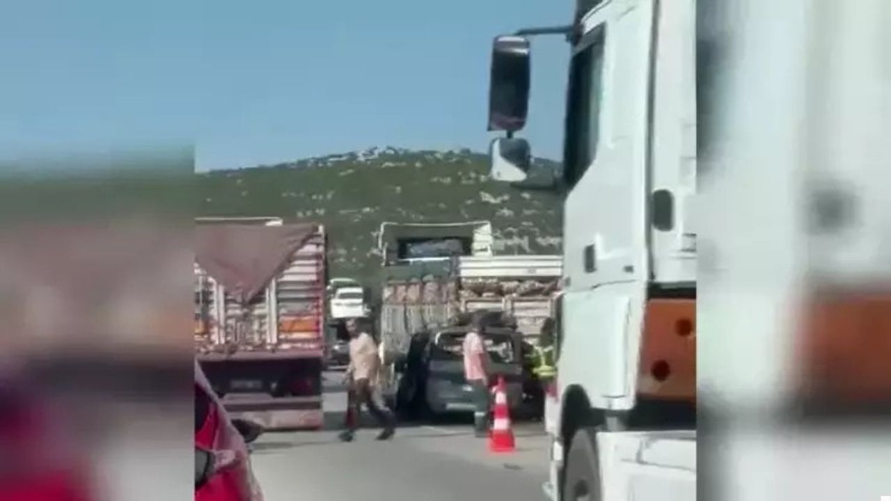 Karayolunda Feci Kaza! Tıra Çarpan Araçta 5 Ölü