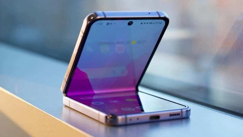 Samsung Galaxy Z Flip7 Serisi Sızdırıldı: Beklenen Değişim Gelmedi Samsung Galaxy Z Flip7 Serisi Sızdırıldı: Beklenen Değişim Gelmedi