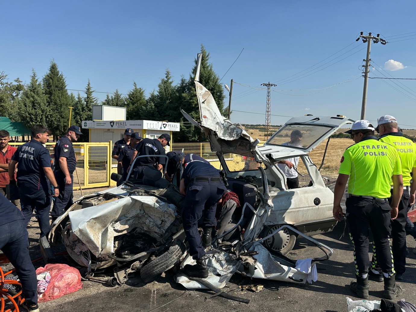 Uşak’ta Otomobil ile Kamyon Çarpıştı: İki Kişi Hayatını Kaybetti Uşak’ta Otomobil ile Kamyon Çarpıştı: İki Kişi Hayatını Kaybetti