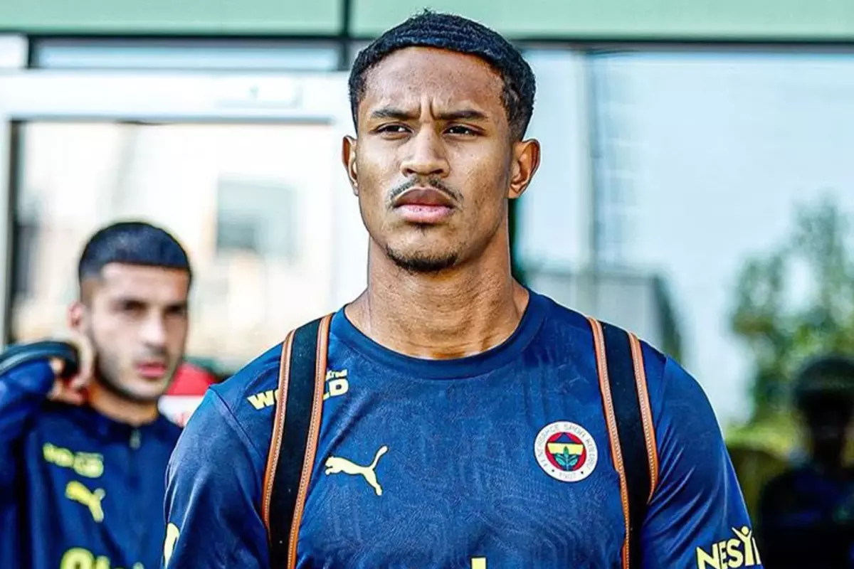 Fenerbahçe’de İç Transfer Hamlesi: 3 Oyuncu ile Sözleşme Uzatıldı Fenerbahçe’de İç Transfer Hamlesi: 3 Oyuncu ile Sözleşme Uzatıldı