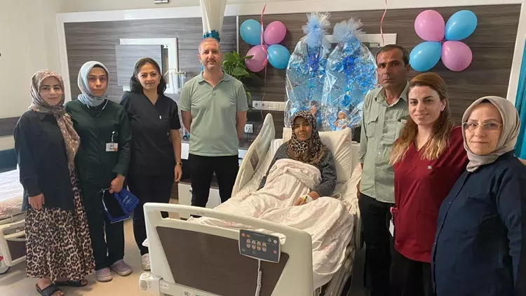 53 Yaşındaki Kadın Yardımcı Üreme Yöntemiyle İkiz Bebek Sahibi Oldu