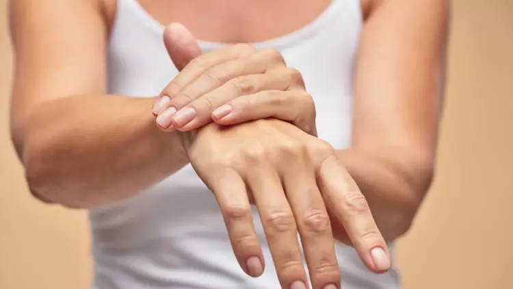 Biyoeşdeğer Hormon Tedavisi: Gerçekten Mucize Mi, Yoksa Bilimsel Sınırları Aşan Bir Abartı Mı? Biyoeşdeğer Hormon Tedavisi: Gerçekten Mucize Mi, Yoksa Bilimsel Sınırları Aşan Bir Abartı Mı?