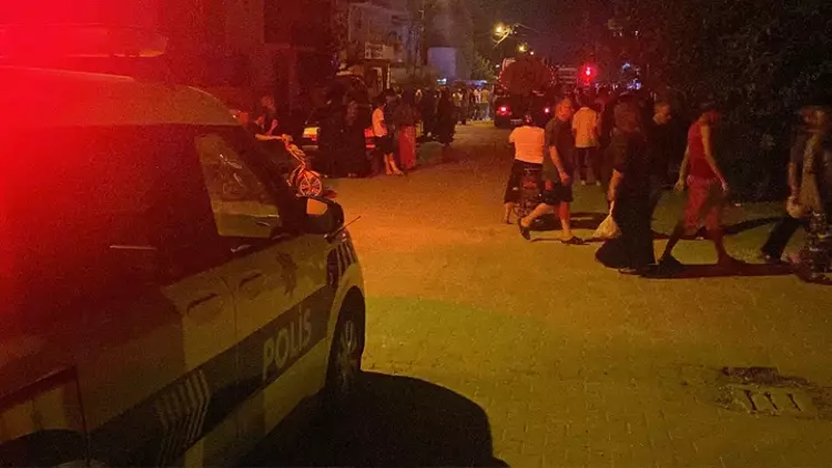Adana’da Baba Evini Ateşe Verdi: Alevler Komşu Eve de Yayıldı