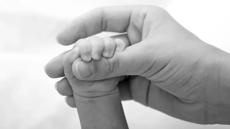 37 Yıl Sonra Ortaya Çıkan Gerçek: Terk Edilmedi, Satıldı mı? Güney Kore’deki Evlat Edinme Skandalı Büyüyor