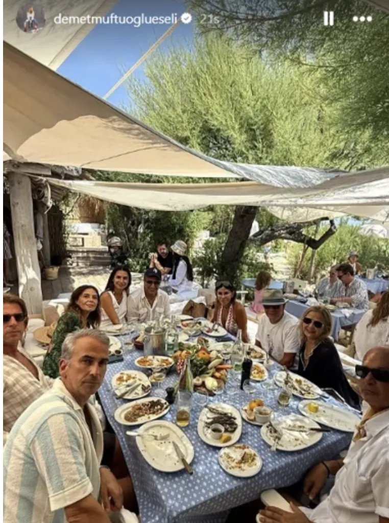 Saint Tropez’de Hamdi Ulukaya ve Suzan Sabancı Aynı Masadaydı