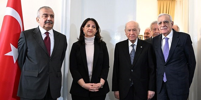 DEM Heyeti, Bahçeli ve Özel ile Görüşecek: Siyasi Arenada Yeni Dönem Başlıyor