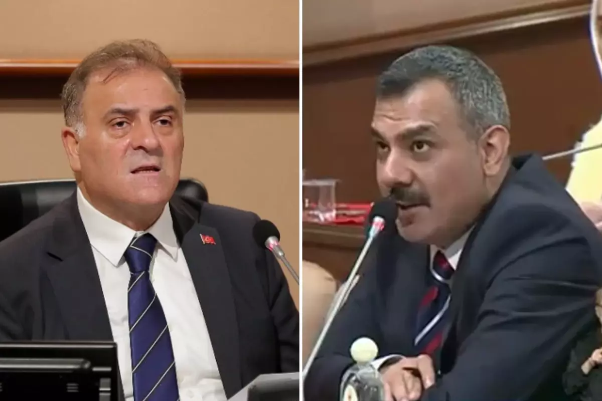 İBB Meclisi’nde Tansiyon Yükseldi: Nuri Aslan’dan MHP’li Ayhan’a Sert Yanıt İBB Meclisi’nde Tansiyon Yükseldi: Nuri Aslan’dan MHP’li Ayhan’a Sert Yanıt