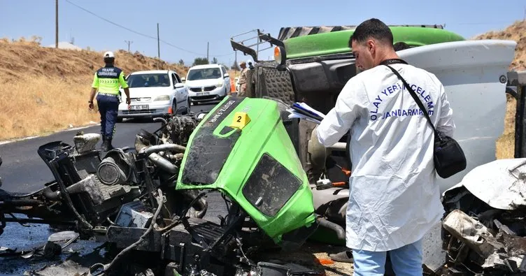 Siverek’te Otomobil ile Traktör Çarpıştı: 1 Ölü, 2 Yaralı Siverek’te Otomobil ile Traktör Çarpıştı: 1 Ölü, 2 Yaralı