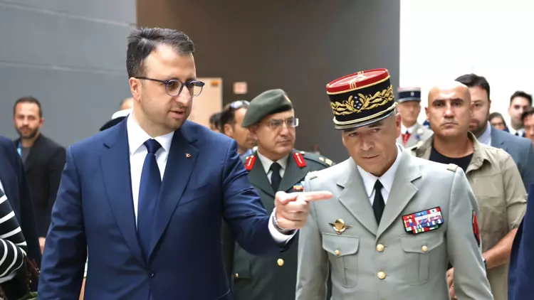 Fransa Genelkurmay Başkanı Thierry Burkhard, ASELSAN'ı Ziyaret Etti Fransa Genelkurmay Başkanı Thierry Burkhard, ASELSAN'ı Ziyaret Etti