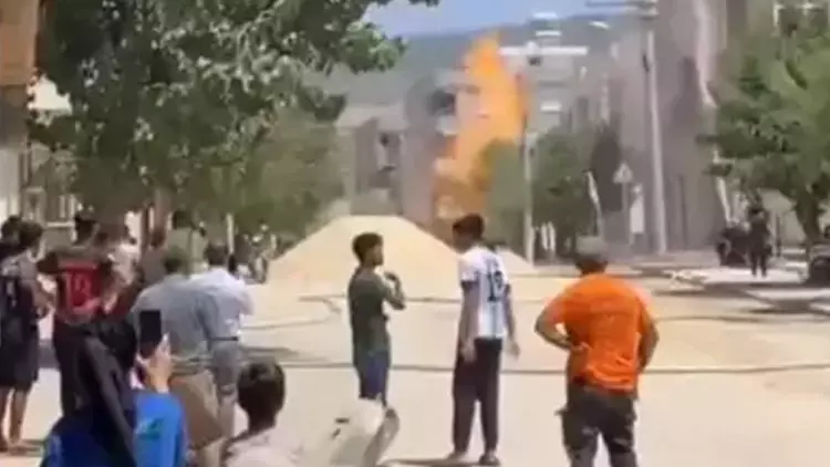 Kilis'te Doğalgaz Borusu Patladı: Mahallede Panik Yaşandı Kilis'te Doğalgaz Borusu Patladı: Mahallede Panik Yaşandı