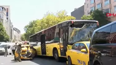 Beyoğlu’nda 9 Araç Birbirine Girdi: Yaralılar Hastaneye Kaldırıldı Beyoğlu’nda 9 Araç Birbirine Girdi: Yaralılar Hastaneye Kaldırıldı