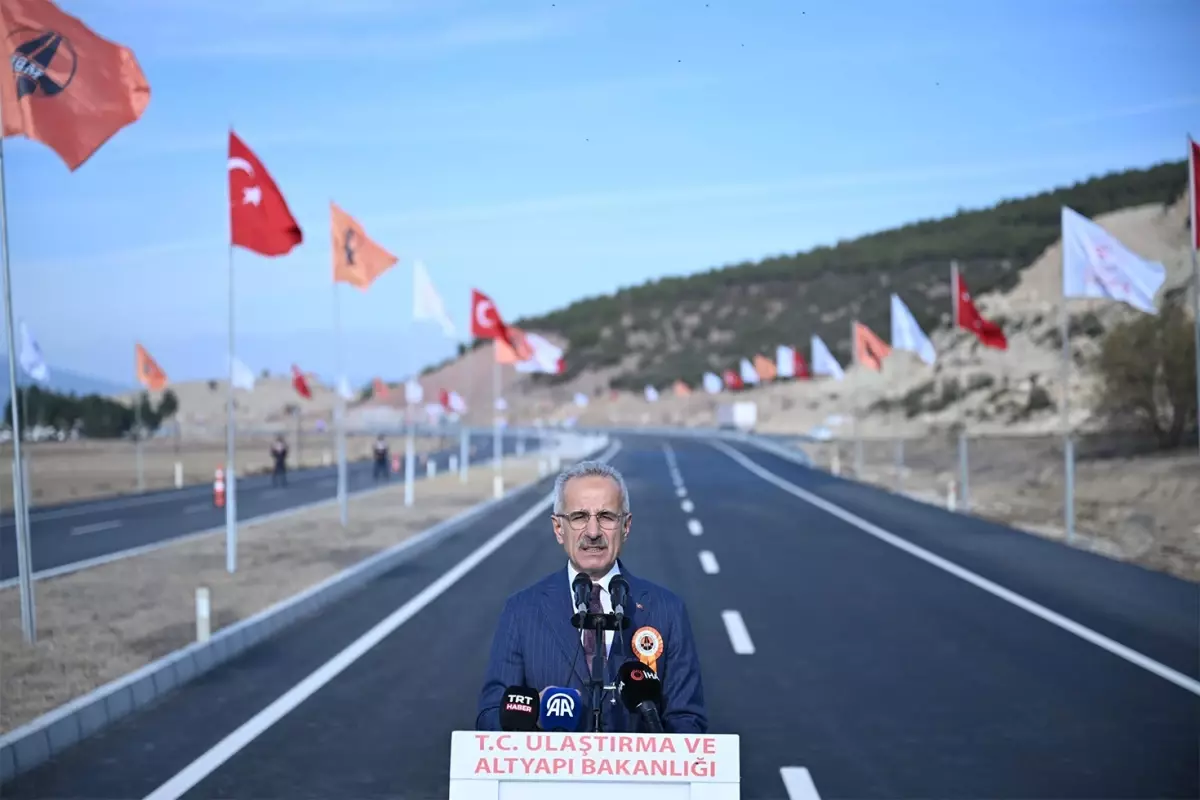 Bakan Uraloğlu Duyurdu: Antalya-Alanya Arası 36 Dakikaya İniyor