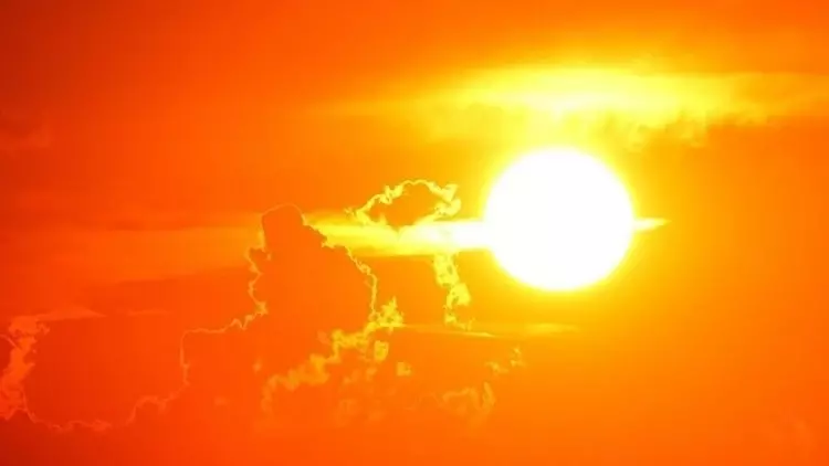 Hava Sıcaklığı 38 İlde 40 Dereceyi Aştı, İlk Kez 49,1 Dereceyi Gördü Hava Sıcaklığı 38 İlde 40 Dereceyi Aştı, İlk Kez 49,1 Dereceyi Gördü