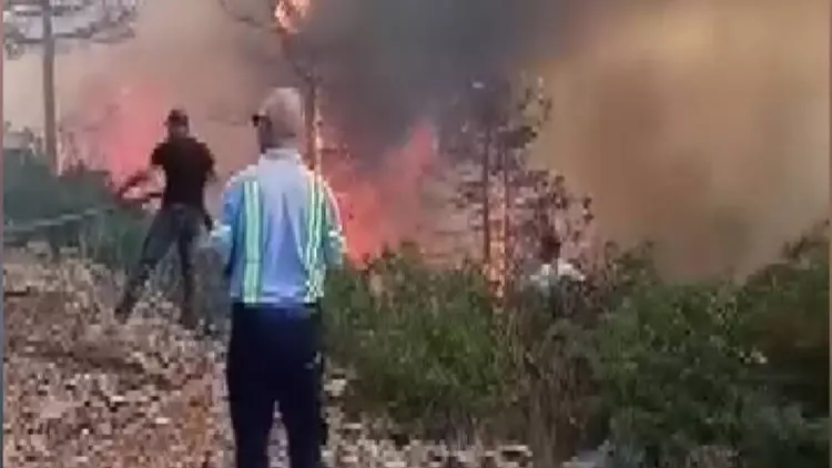 Bursa'daki Yangında Görevli İtfaiye Eri Ramazan Şaşkın Hayatını Kaybetti Bursa'daki Yangında Görevli İtfaiye Eri Ramazan Şaşkın Hayatını Kaybetti