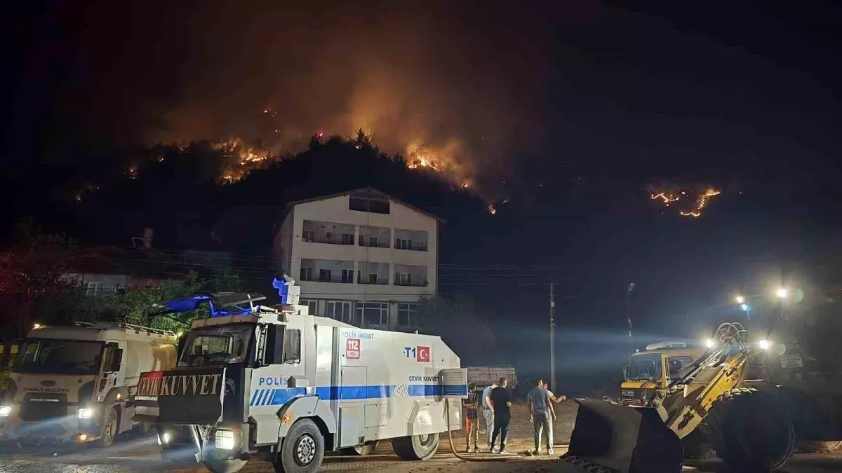 Karabük’te Orman Yangını Nedeniyle 19 Köy Tahliye Edildi Karabük’te Orman Yangını Nedeniyle 19 Köy Tahliye Edildi