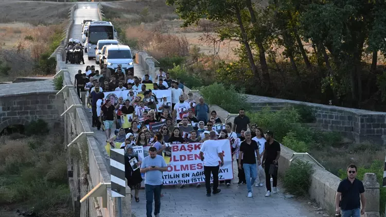 Gülden Coni’nin Ailesi Adalet İçin Yürüdü Gülden Coni’nin Ailesi Adalet İçin Yürüdü