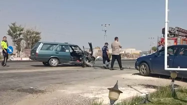 Isparta'da İki Otomobil Kavşakta Çarpıştı: 1’i Ağır, 8 Kişi Yaralandı