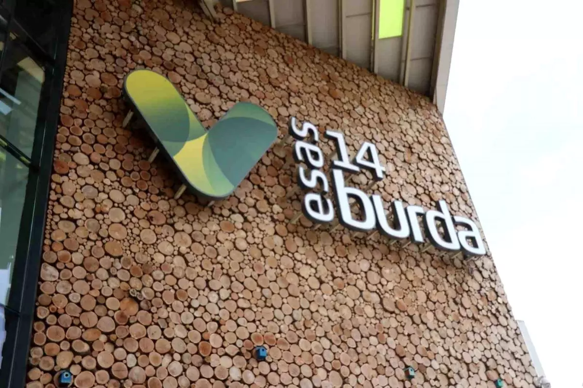 Bolu'daki AVM Tuvaletinde Gizli Görüntü Skandalı: Şüpheli Gözaltında Bolu'daki AVM Tuvaletinde Gizli Görüntü Skandalı: Şüpheli Gözaltında