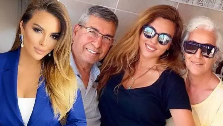 Aslı Hünel Annesine Olan Özlemini Duygusal Paylaşımla Dile Getirdi