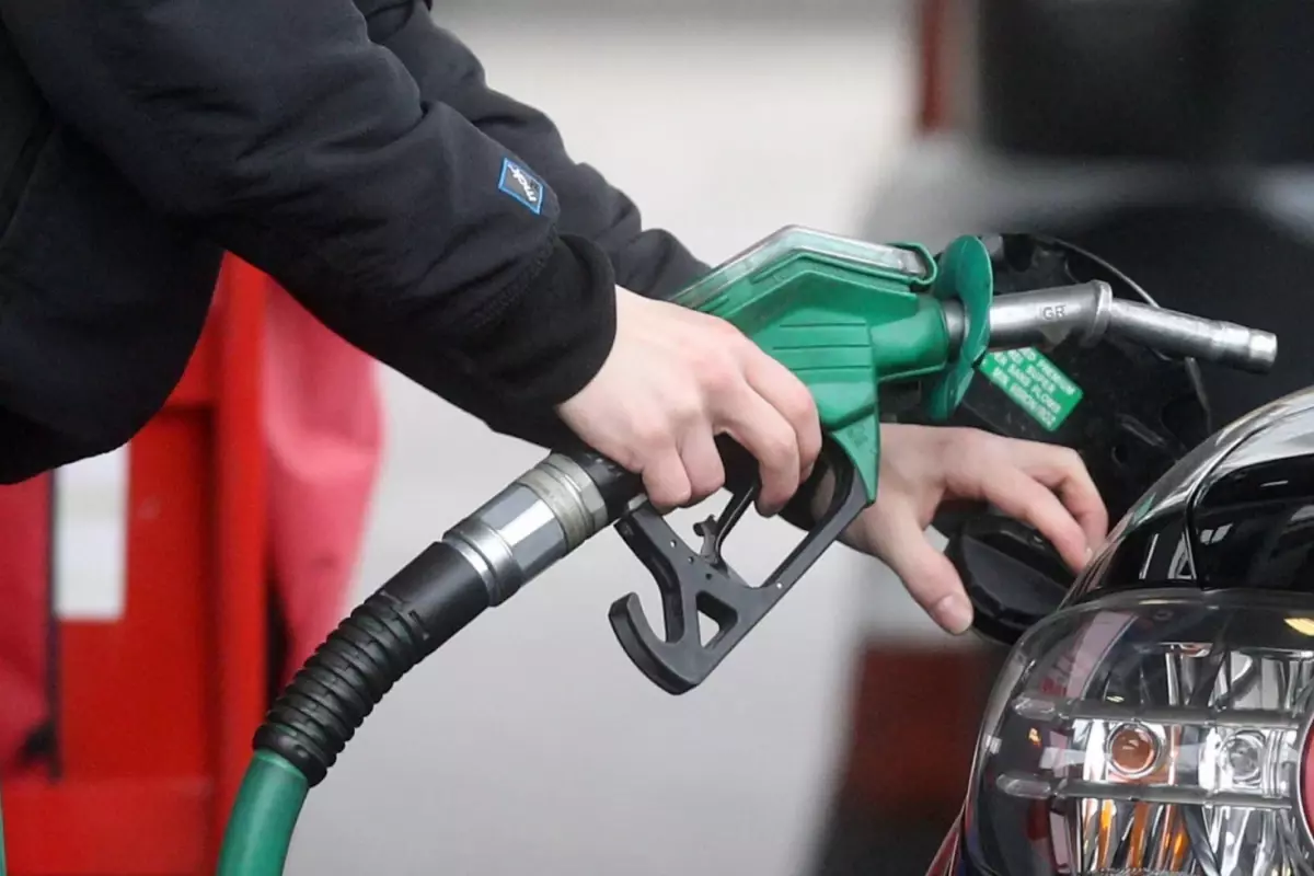 Benzin ve Motorine Yeni Zam Yolda: 1 Liranın Üzerinde Artış Bekleniyor
