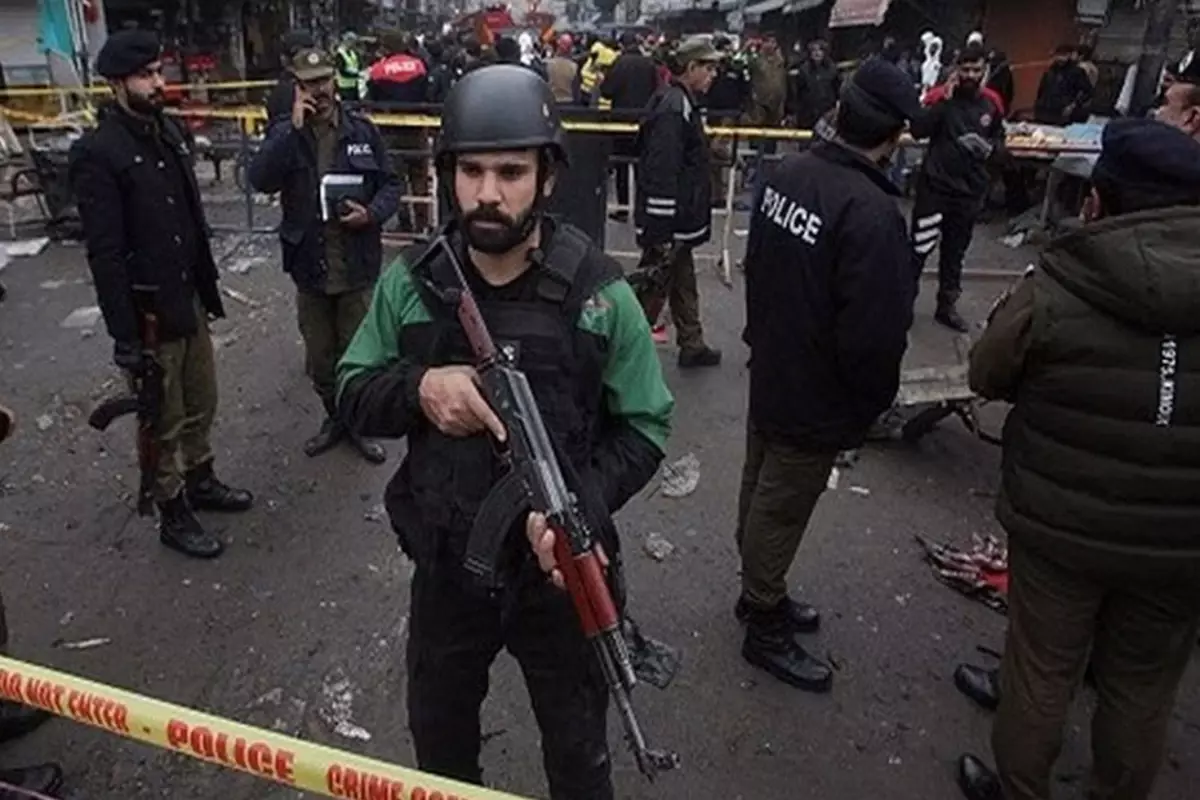Pakistan'da Polis Kontrol Noktasına Silahlı Saldırı: 5 Polis Hayatını Kaybetti