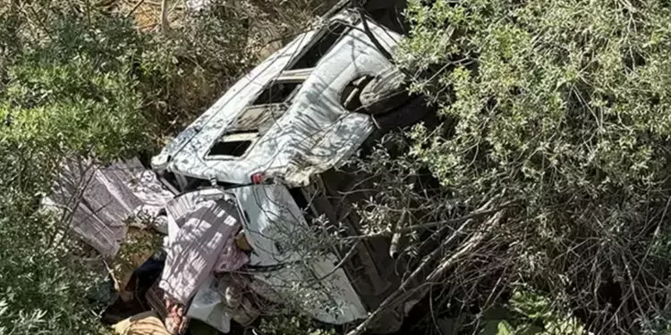 Suşehri Trafik Kazasında 3 Ölü, 18 Kişi Yaralandı Suşehri Trafik Kazasında 3 Ölü, 18 Kişi Yaralandı