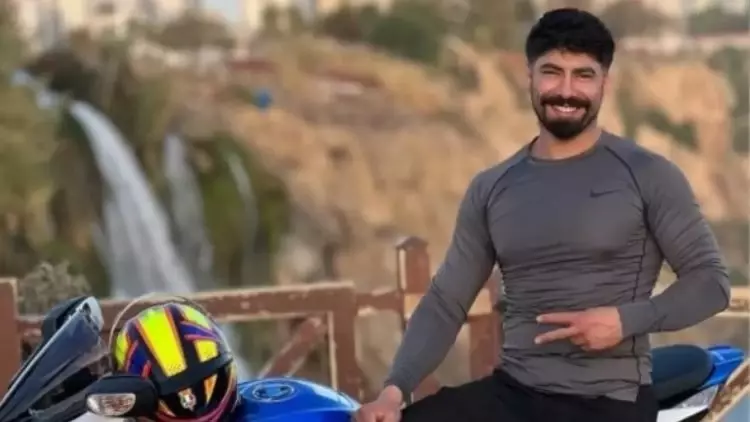 Ünlü Motosikletçi Deniz Servan Narin Kocaeli’de Trafik Kazasında Hayatını Kaybetti