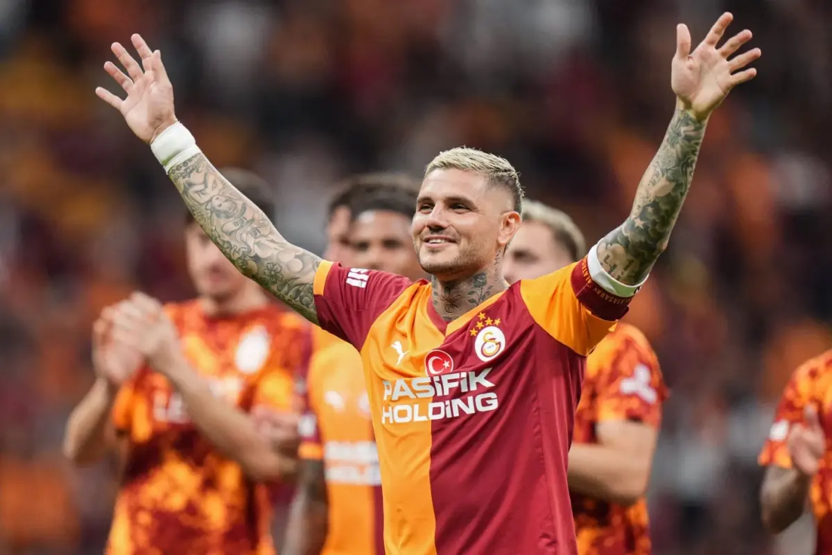 Icardi, Fenerbahçe Puan Kaybeder Kaybetmez Telefona Sarıldı Icardi, Fenerbahçe Puan Kaybeder Kaybetmez Telefona Sarıldı