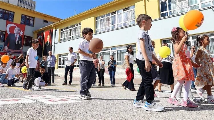 MEB’den Radikal Değişiklik: Okullarda 'Zilsiz Eğitim' Dönemi Başlıyor