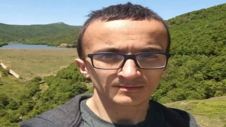 Bursa’da Korkunç Olay! Başı Kanepe ile Sandığı Arasına Sıkışan Genç Ölü Bulundu