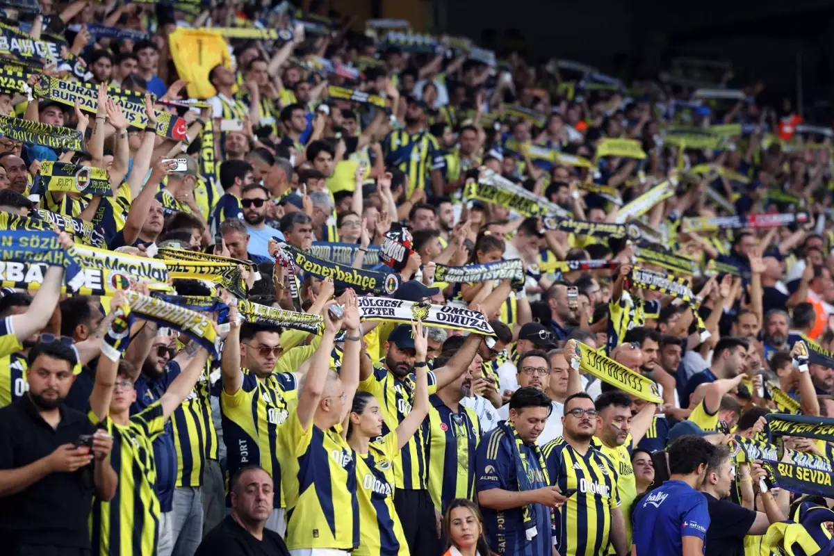 12 Yıl Sonra Kadıköy’de Devler Ligi Müziği Yankılandı 12 Yıl Sonra Kadıköy’de Devler Ligi Müziği Yankılandı