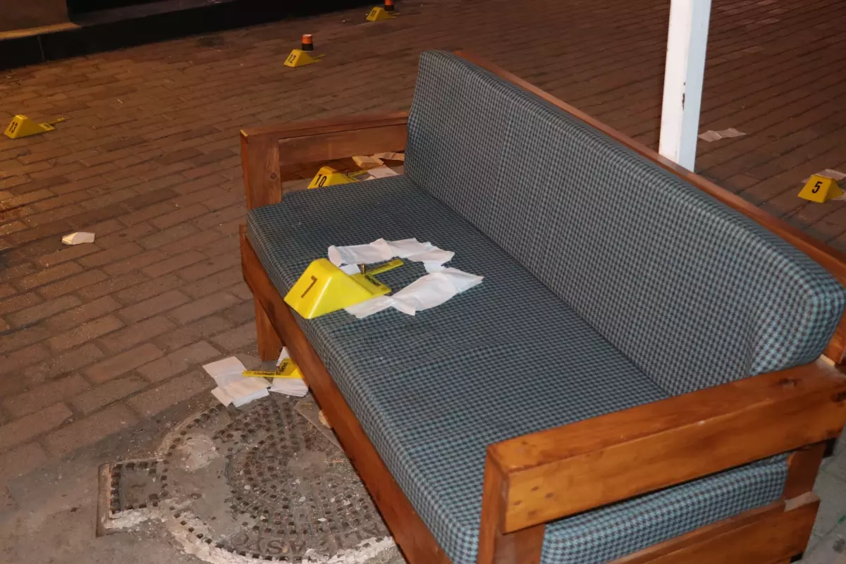 Antalya'da Pastanede Silahlı Saldırı: Oda Başkanı İki Kişiyi Hayatından Etti