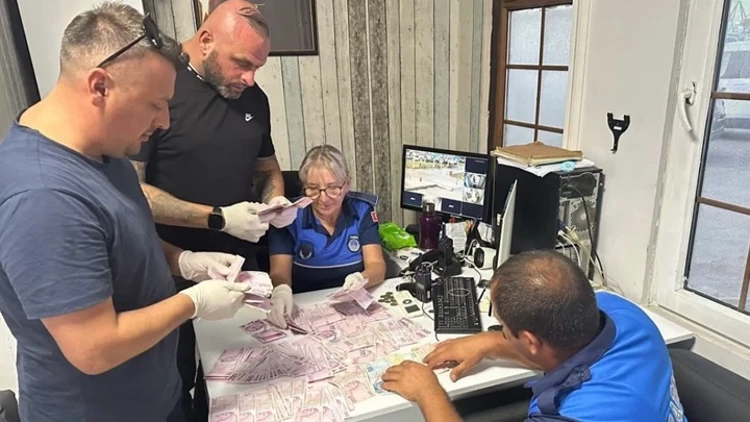 Yalova’da Dilencinin Üzerinden 45 Bin Lira Çıktı