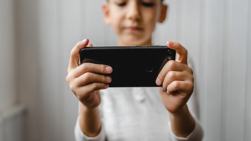 13 Yaşından Önce Akıllı Telefon Kullanımı Ruh Sağlığını Olumsuz Etkiliyor 13 Yaşından Önce Akıllı Telefon Kullanımı Ruh Sağlığını Olumsuz Etkiliyor