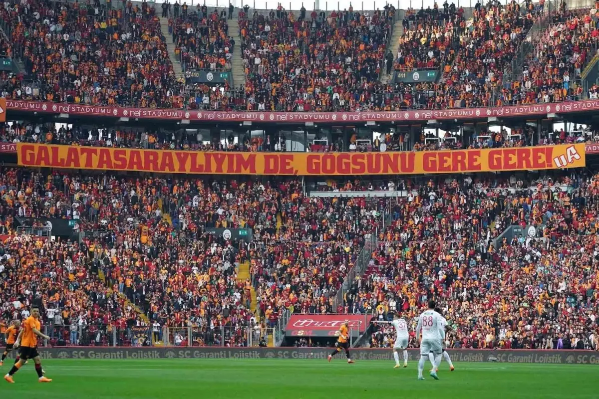 Galatasaray'dan Taraftarını Havaya Uçuracak Bir Bomba Transfer Daha