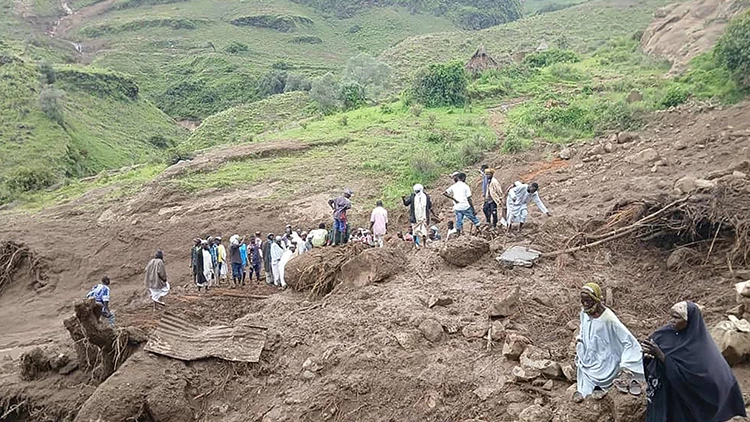 Sudan’da Heyelan Felaketi: Yüzlerce Kişi Hayatını Kaybetti Sudan’da Heyelan Felaketi: Yüzlerce Kişi Hayatını Kaybetti