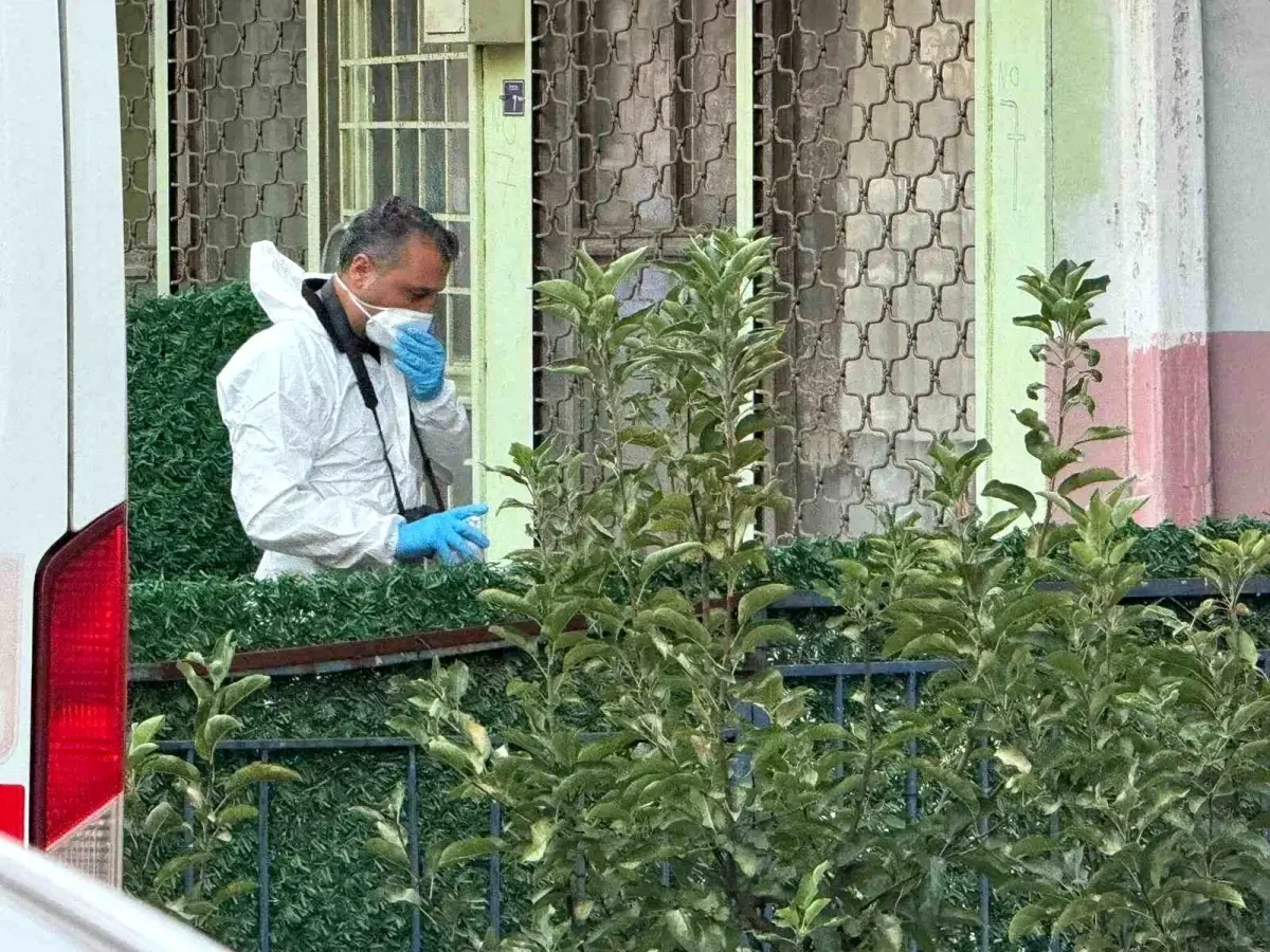 Kocaeli Gebze’de Dehşet: Anne ve 5 Yaşındaki Kızını Öldüren Katil Oğlu Çıktı Kocaeli Gebze’de Dehşet: Anne ve 5 Yaşındaki Kızını Öldüren Katil Oğlu Çıktı