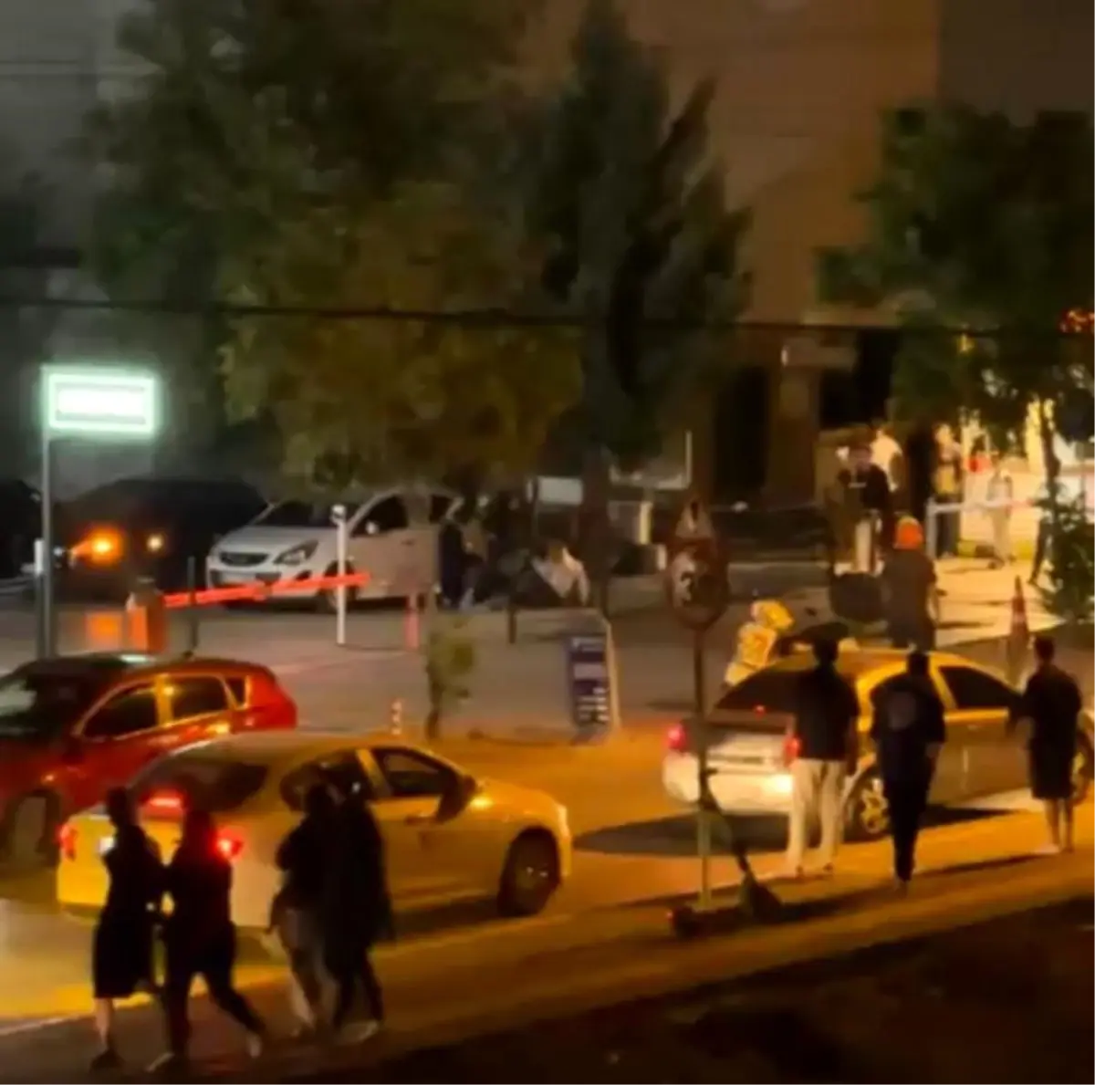 Bursa Sokak Kavgası Kamerada: Yaralı Hastaneye Kaldırıldı, Saldırganlar Kaçtı