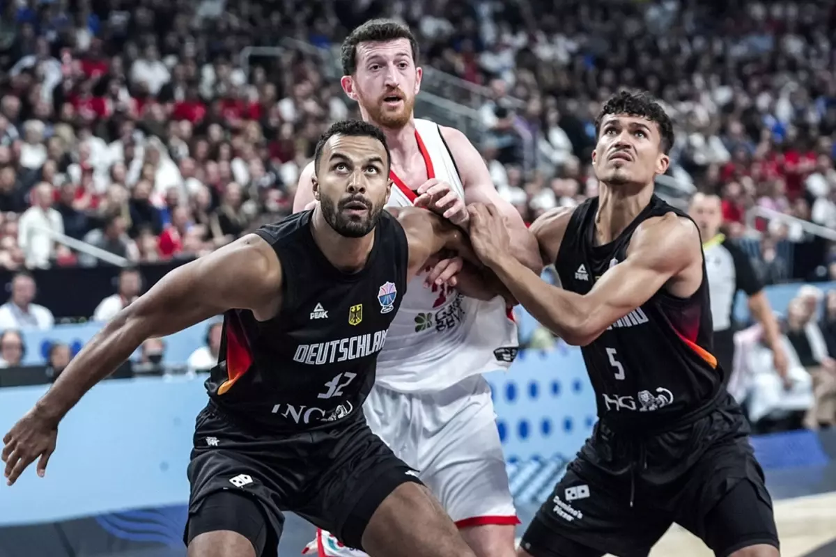 Avrupa Basını 12 Dev Adam'ı Konuşuyor! EuroBasket 2025 Finali Manşetlere Taşındı