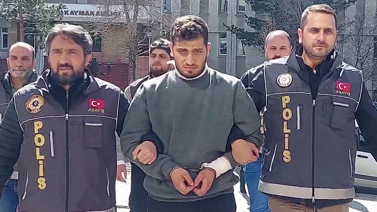 Erzurum’da Kadın Cinayeti: Hatice Agcakale Buzlak Hayatını Kaybetti