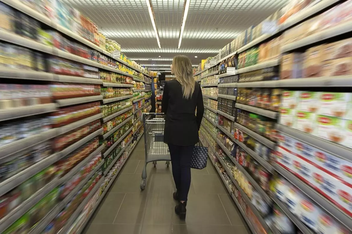 Marketler Pazar Günü Kapanacak Mı? Bakan Bolat’tan Açıklama Geldi
