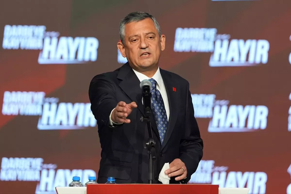 Özgür Özel'den Kurultayda Dikkat Çeken Güvensizlik Oyu Çağrısı Özgür Özel'den Kurultayda Dikkat Çeken Güvensizlik Oyu Çağrısı